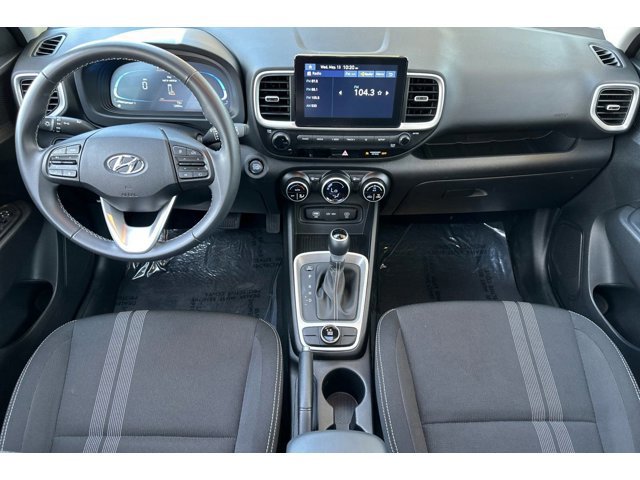 2025 Hyundai Venue SEL - Photo 13