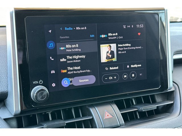2023 Toyota RAV4 LE - Photo 18