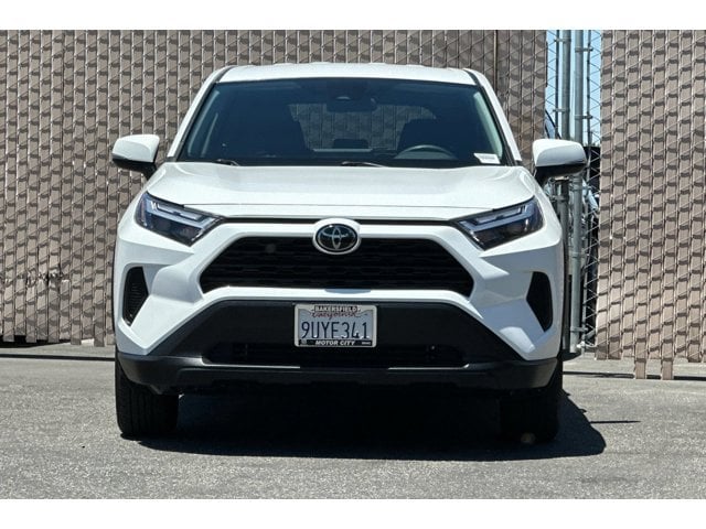 2025 Toyota RAV4 LE - Photo 9