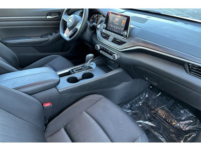 2025 Nissan Altima SV - Photo 16