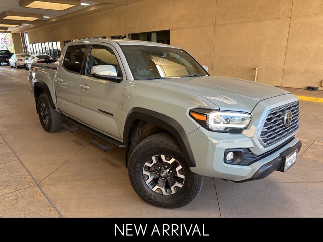 2022 Toyota Tacoma TRD photo 2