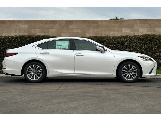 2025 Lexus ES 350 photo 2