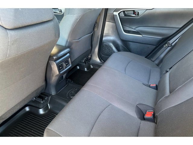 2025 Toyota RAV4 LE - Photo 12