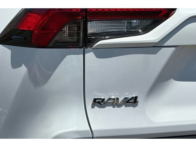 2025 Toyota RAV4 LE - Photo 26