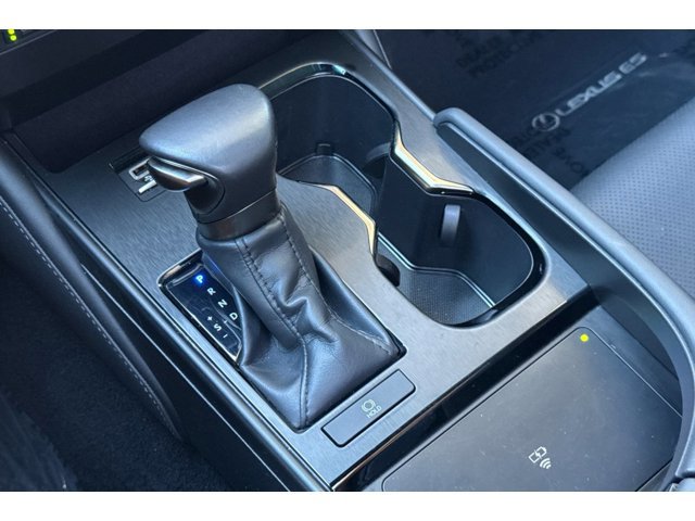 2025 Lexus ES 350 - Photo 21