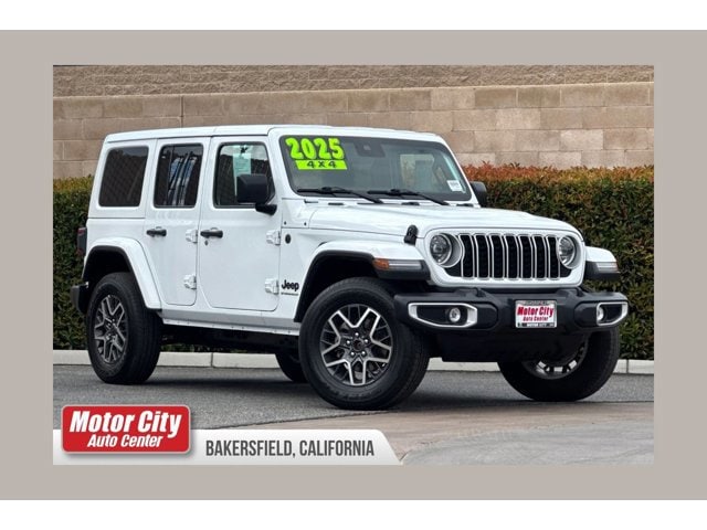 2025 Jeep Wrangler Sahara's photo