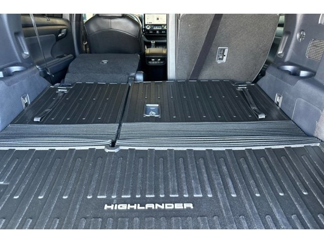 2025 Toyota Highlander XSE - Photo 17