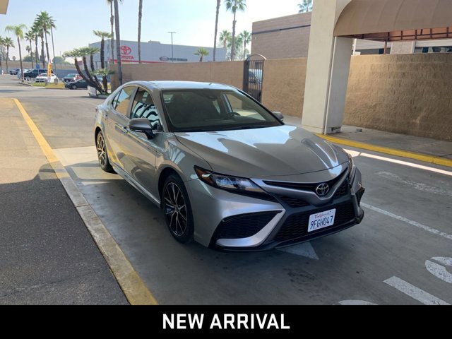 2023 Toyota Camry SE photo 2