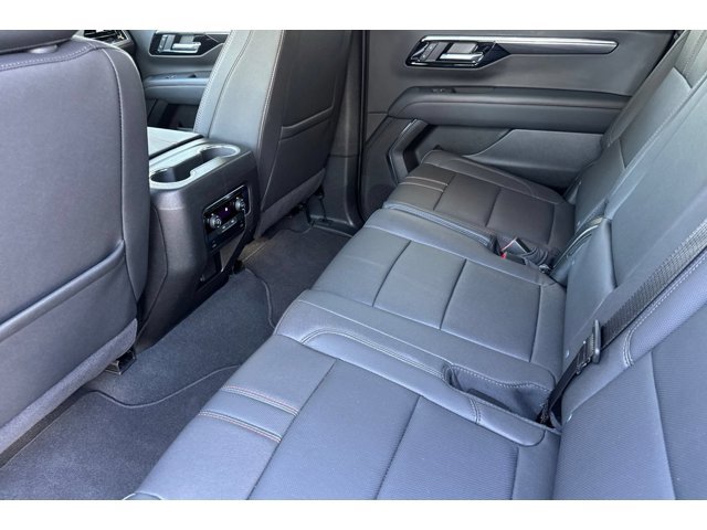 2026 Chevrolet Suburban RST - Photo 13