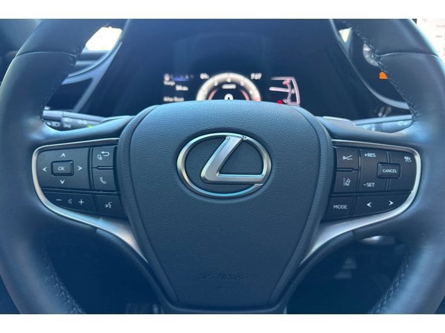 2025 Lexus ES 350 - Photo 23