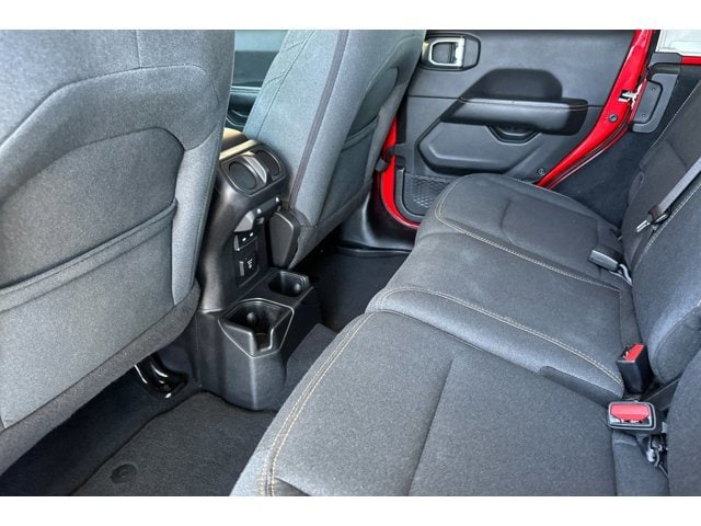 2025 Jeep Wrangler 4-Door Sahara - Photo 12