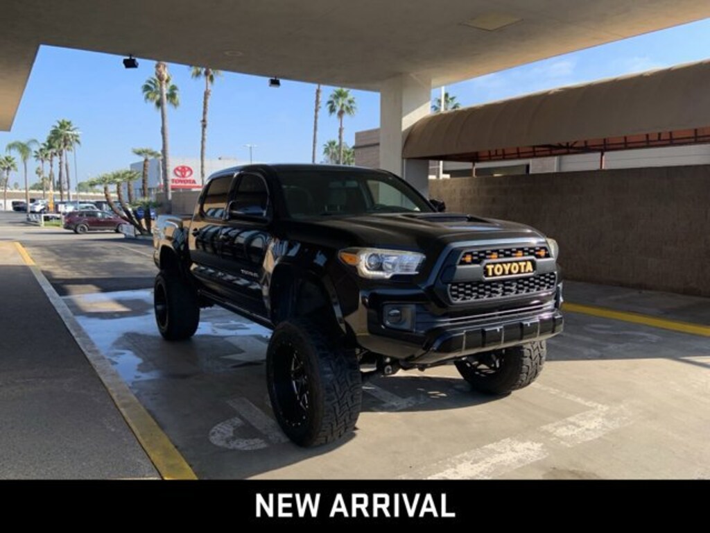 Used 2017 Toyota Tacoma SR Truck Double Cab
