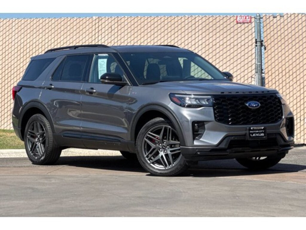 Used 2025 Ford Explorer ST-Line SUV