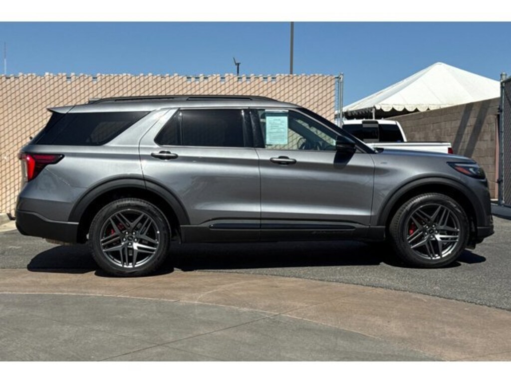 Used 2025 Ford Explorer ST-Line SUV
