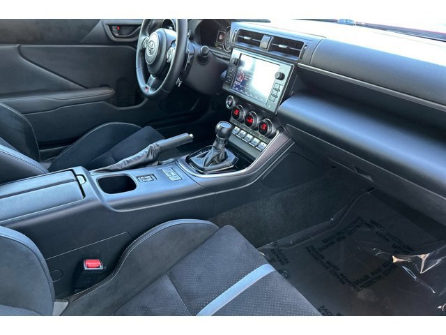 2024 Toyota GR86 Premium - Photo 14