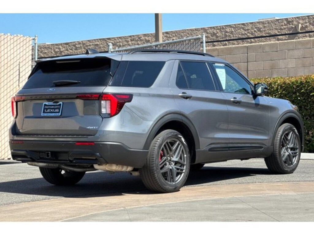 Used 2025 Ford Explorer ST-Line SUV