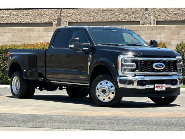 2023 Ford F-450 Lariat photo 2