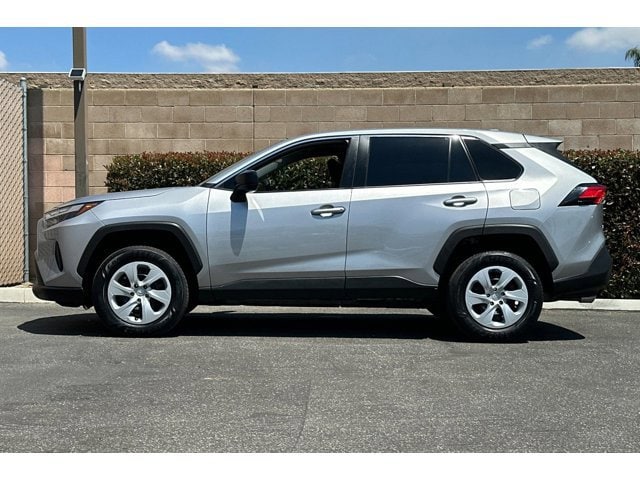 2023 Toyota RAV4 LE - Photo 7
