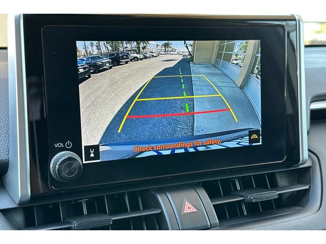 2023 Toyota RAV4 LE - Photo 19