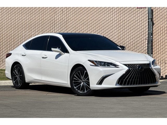 2025 Lexus ES 350 - Photo 2