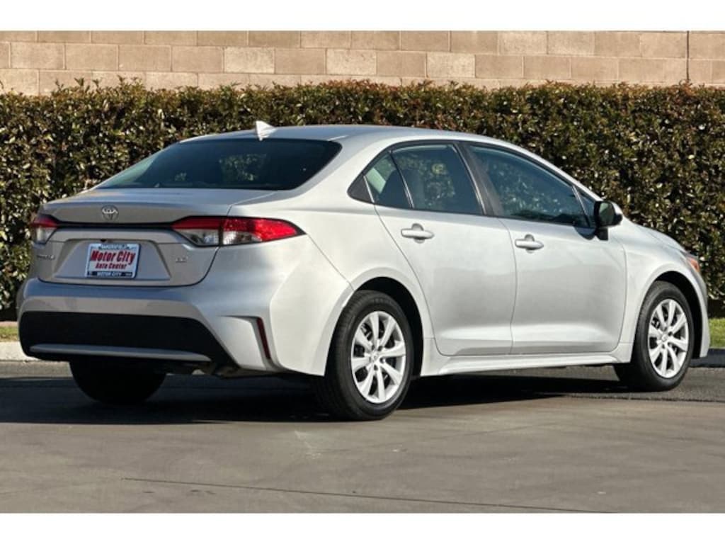 Used 2022 Toyota Corolla LE Sedan