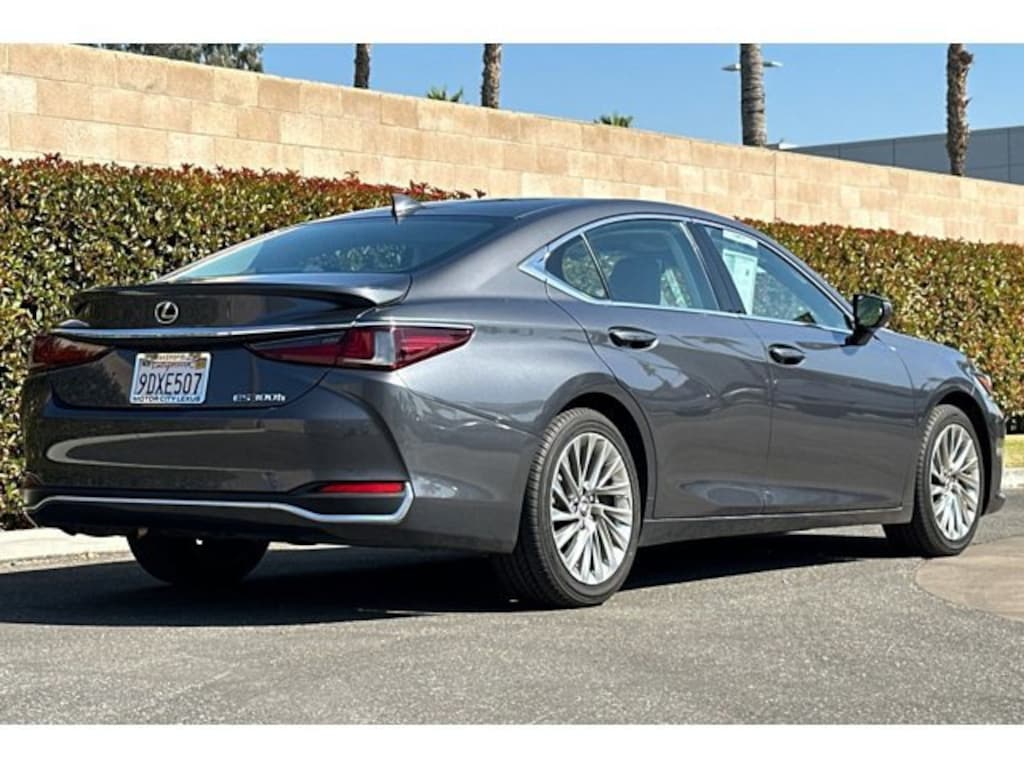 Certified 2023 Lexus ES 300h LUXURY Sedan