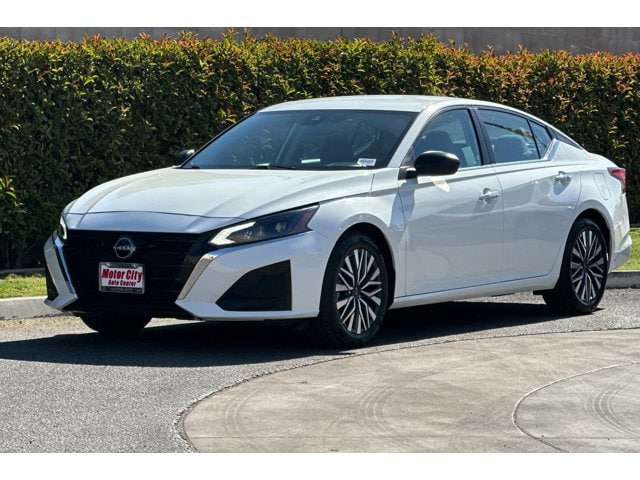 2025 Nissan Altima SV - Photo 8