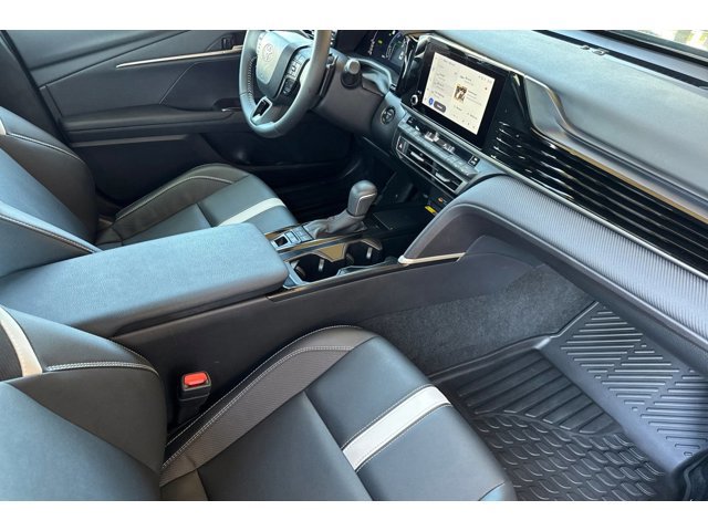 2026 Toyota Camry SE - Photo 16