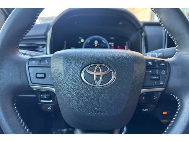 2025 Toyota Camry SE - Photo 23