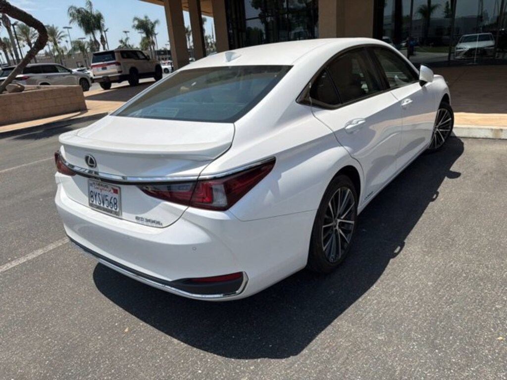 Used 2022 Lexus ES ES 300h Sedan