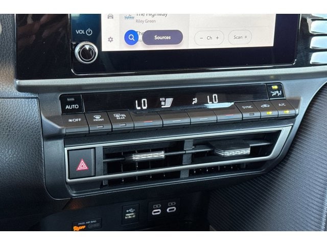 2026 Toyota Camry SE - Photo 20