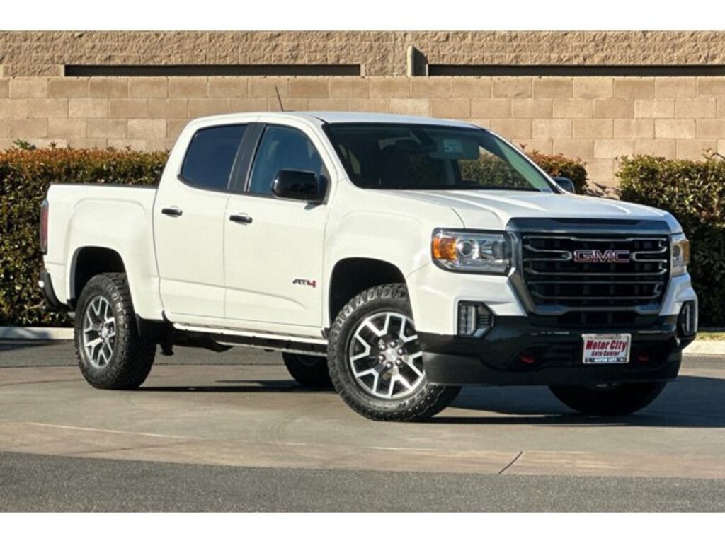 Used 2022 GMC Canyon 4WD AT4 w/Cloth Truck Crew Cab