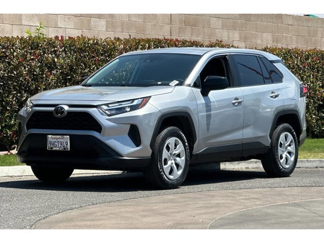 2023 Toyota RAV4 LE - Photo 8
