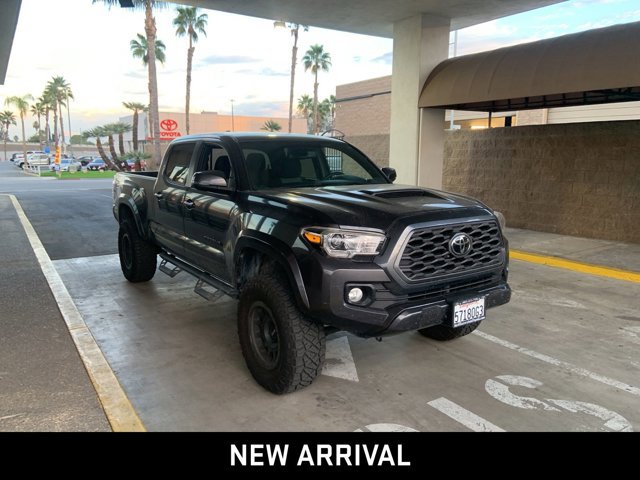 2021 Toyota Tacoma TRD Sport photo 3