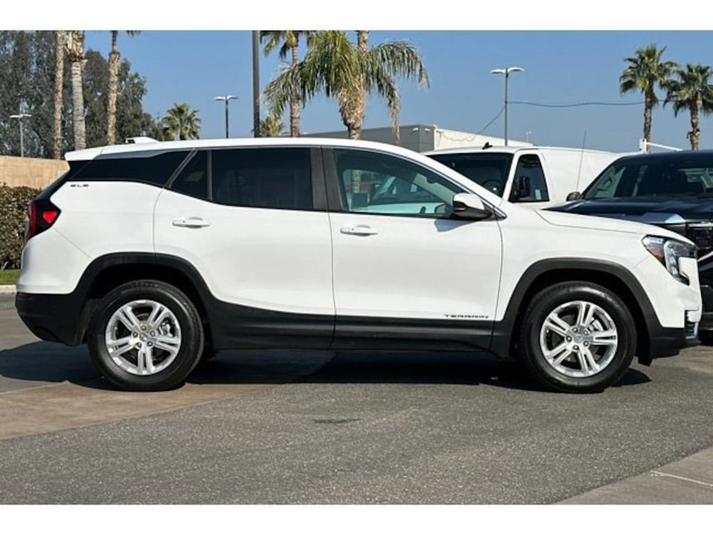 Used 2024 GMC Terrain SLE SUV