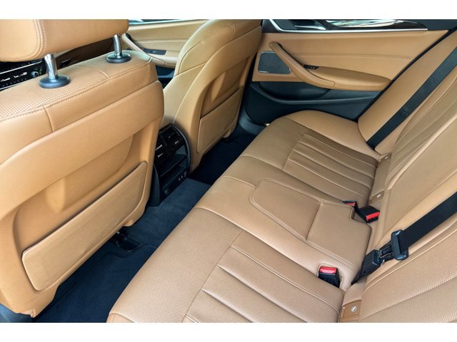 2023 BMW 5 Series 530i - Photo 13