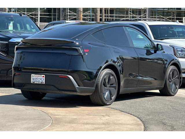 2026 Tesla Model Y Long Range photo 3