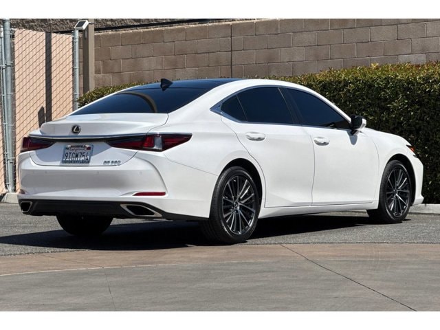 2025 Lexus ES 350 - Photo 4