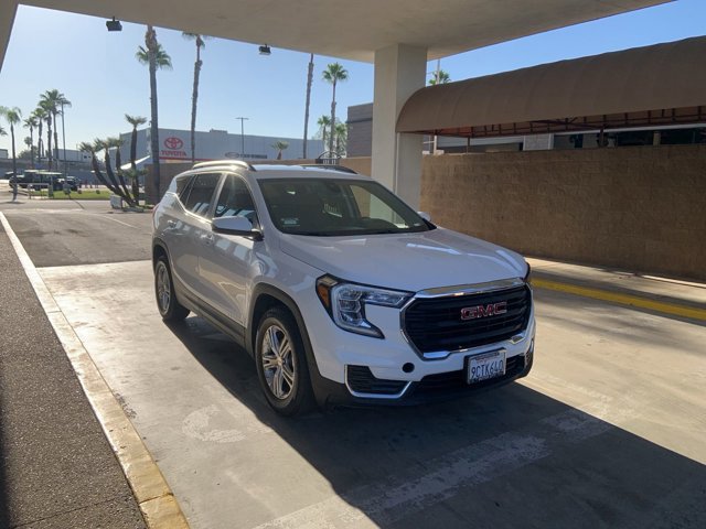 2022 Gmc Terrain SLE photo 3