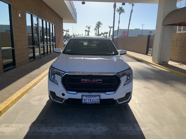 2022 Gmc Terrain SLE photo 2