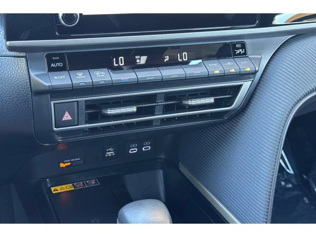2025 Toyota Camry SE - Photo 20