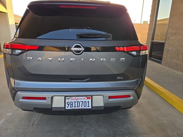 2022 Nissan Pathfinder SL photo 3