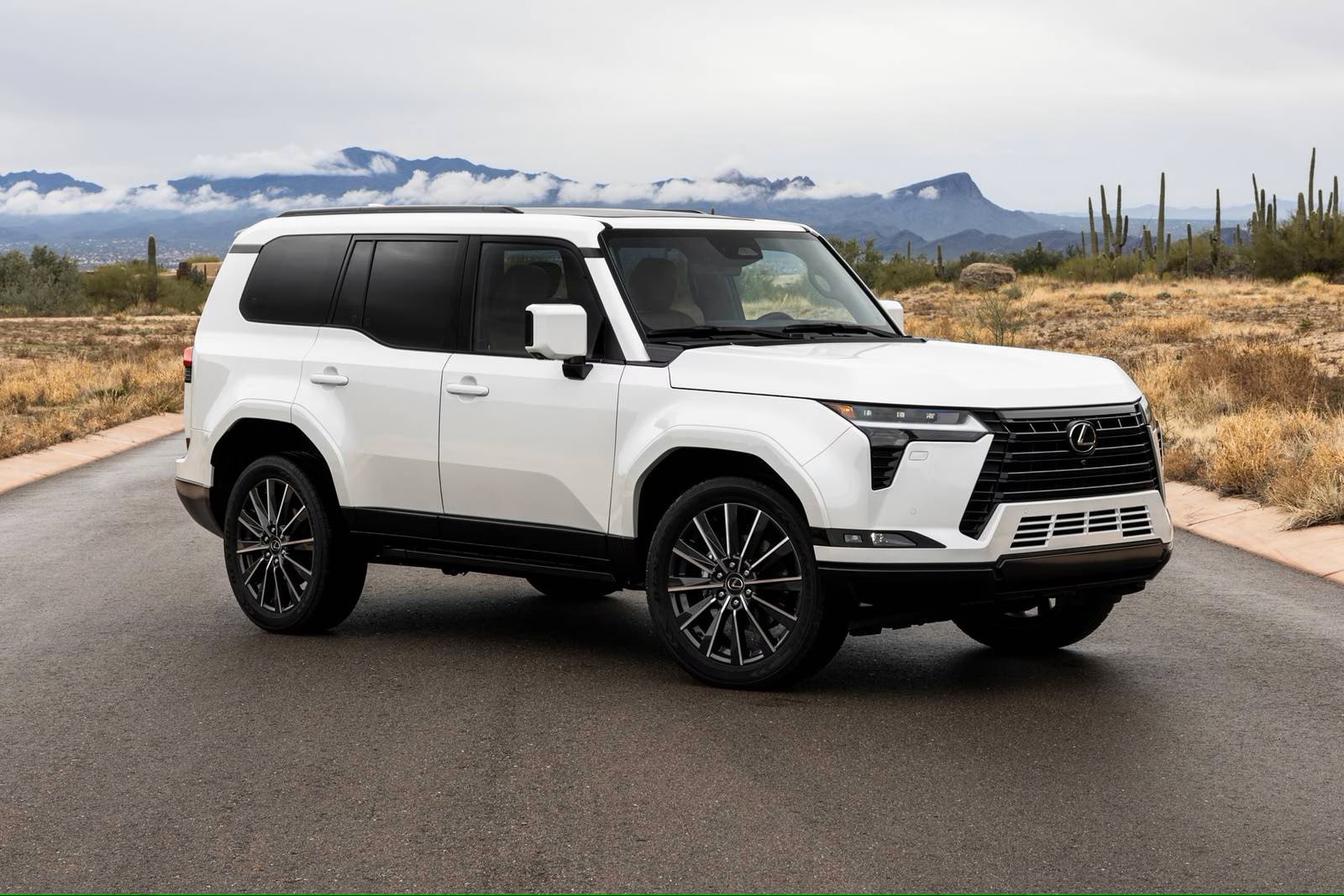 2025_lexus_gx_4dr-suv_550-luxuryplus_fq_oem_1_1600x1067.jpg