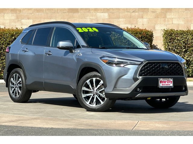 2024 Toyota Corolla Cross XLE photo 2