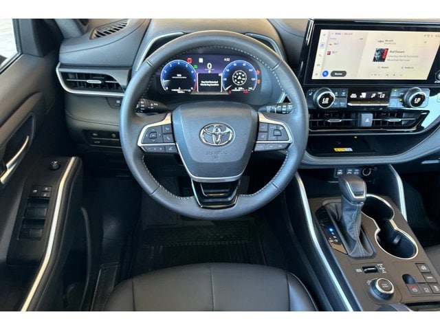 2025 Toyota Highlander XSE - Photo 15