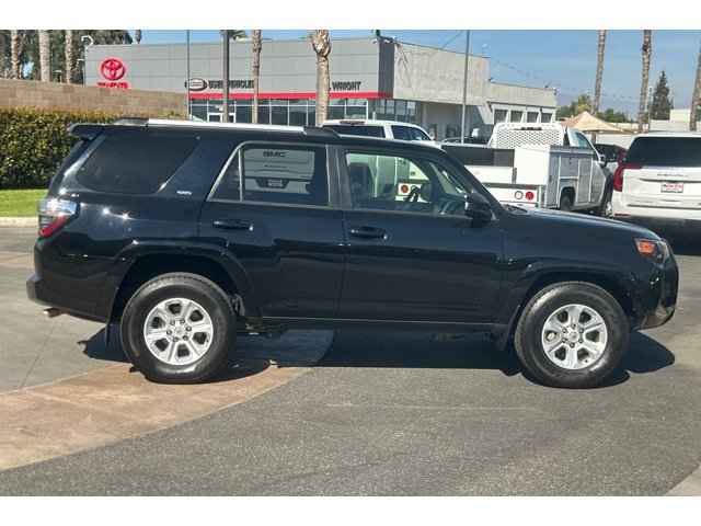 2023 Toyota 4Runner SR5 photo 3