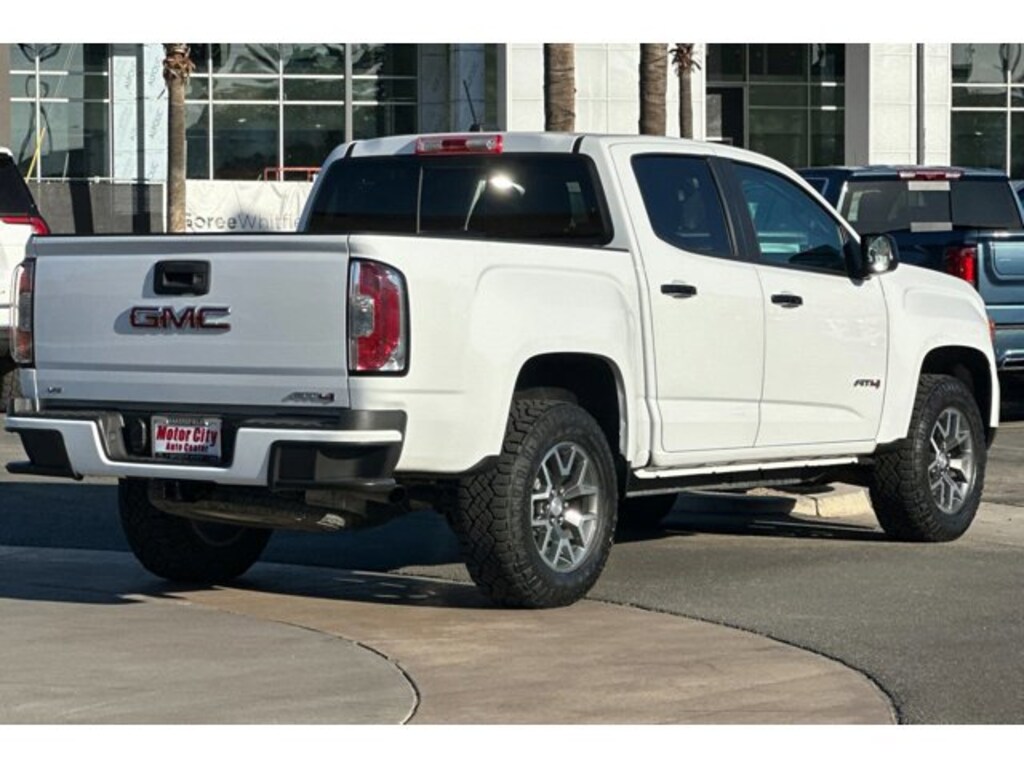 Used 2022 GMC Canyon 4WD AT4 w/Cloth Truck Crew Cab