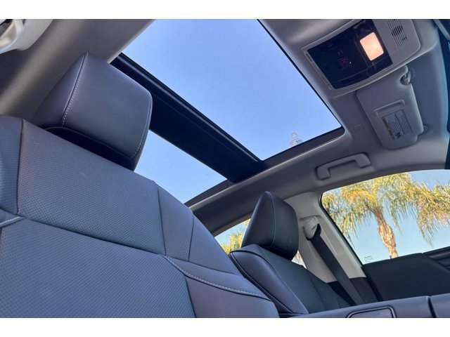 2025 Lexus ES 350 - Photo 17