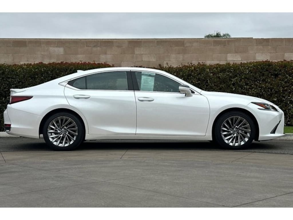 Used 2025 Lexus ES ES 300h Luxury Sedan