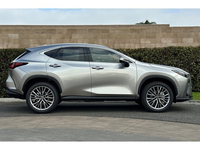 2026 Lexus NX 350h Luxury photo 3